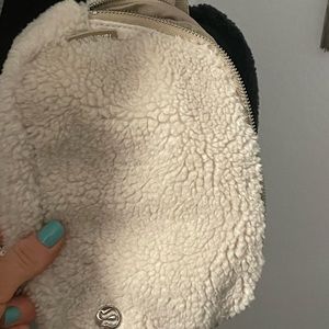 Lululemon Sherpa everywhere bag